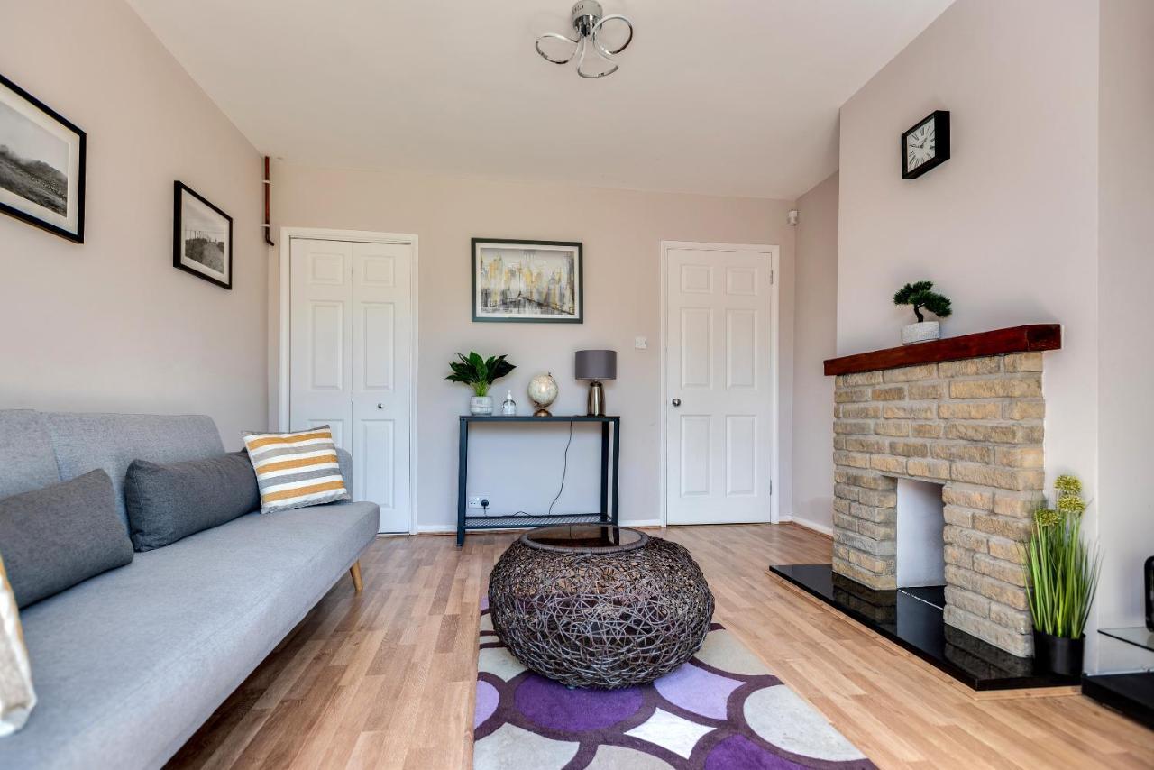 The Abode - 3-bedroom House - Large Garden & Free Parking