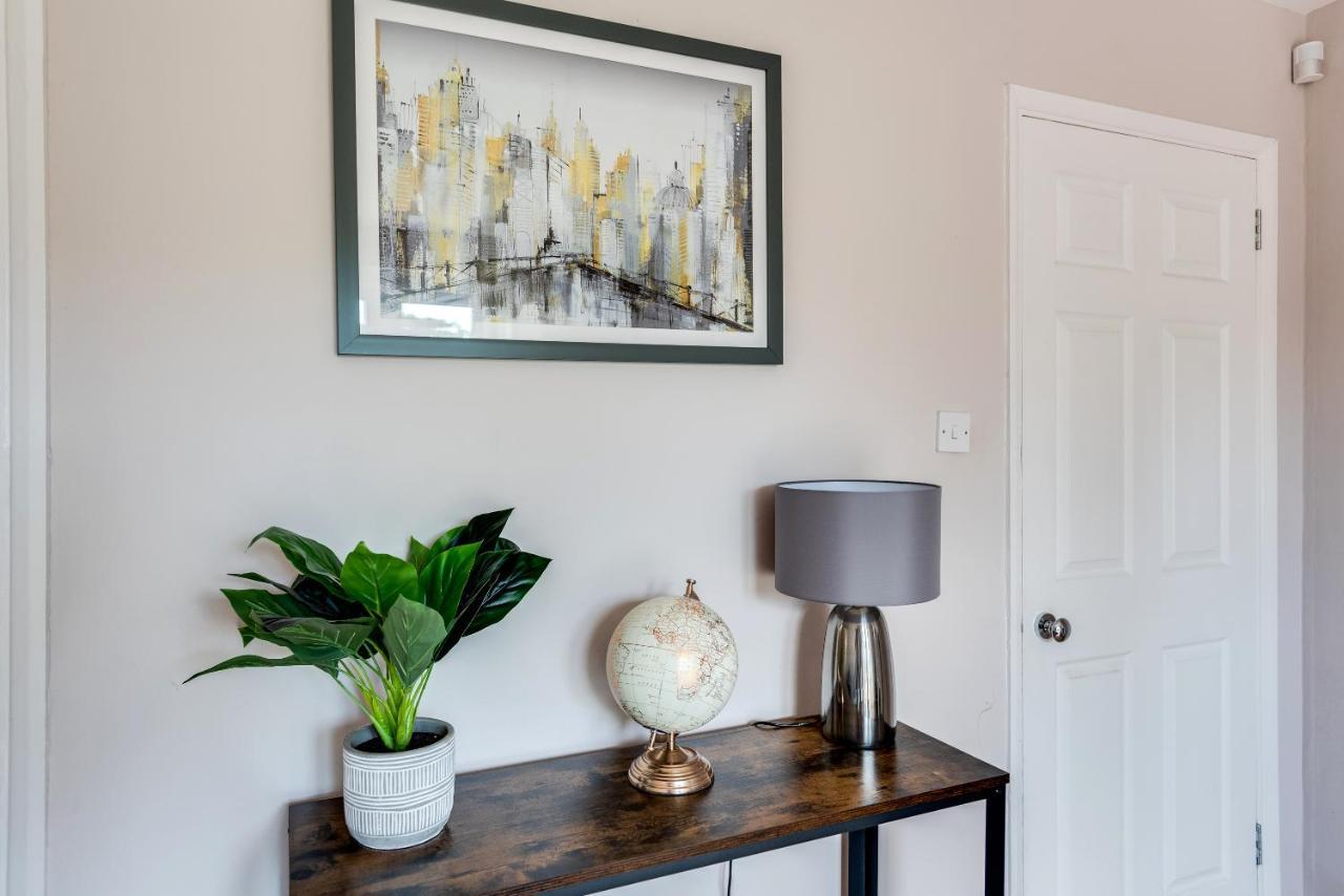 The Abode - 3-bedroom House - Large Garden & Free Parking Holiday home
