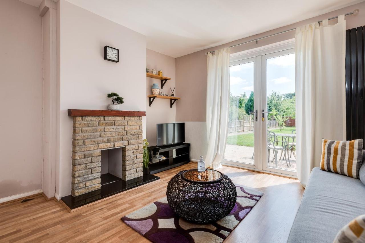 The Abode - 3-bedroom House - Large Garden & Free Parking Holiday home *
