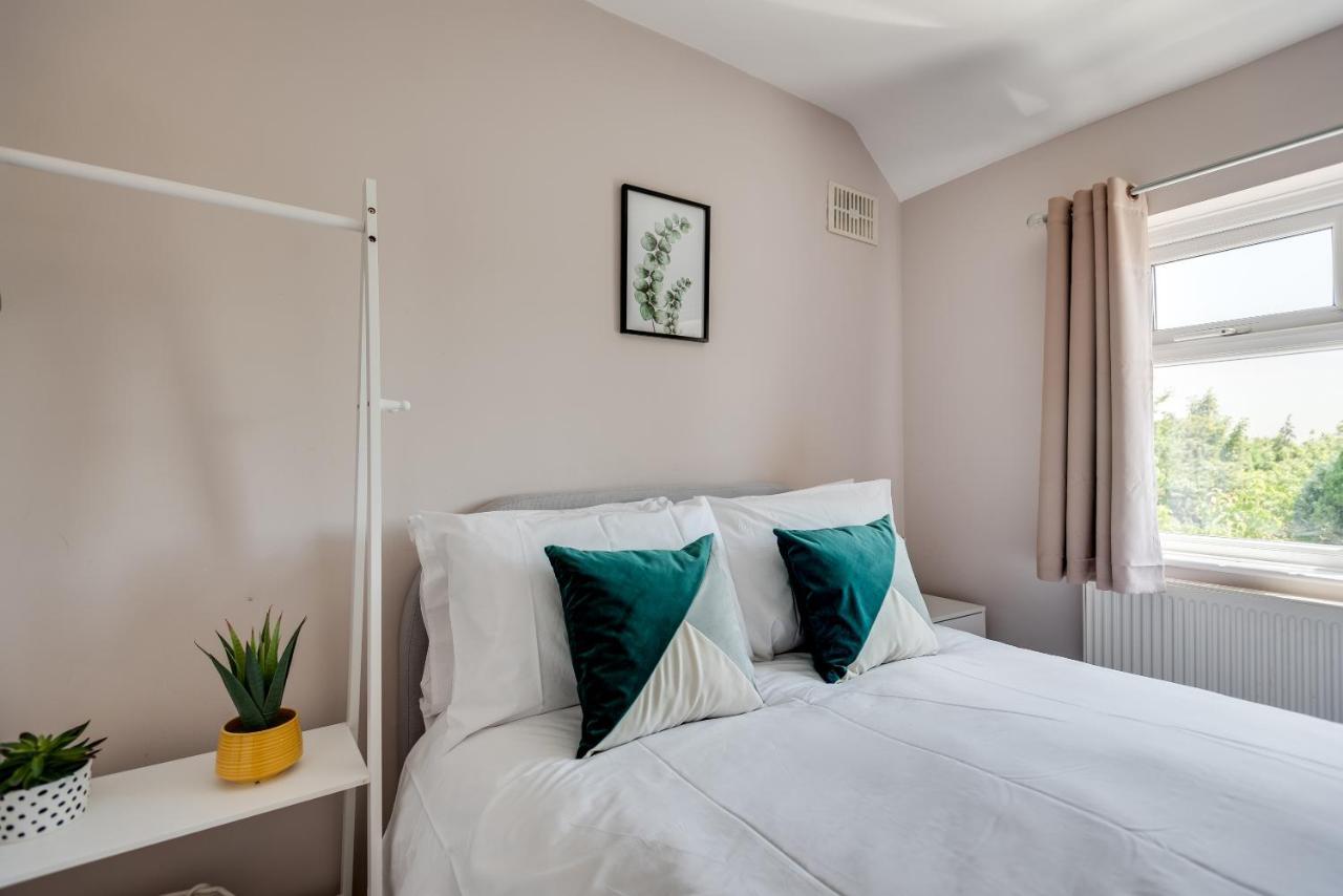 The Abode - 3-bedroom House - Large Garden & Free Parking